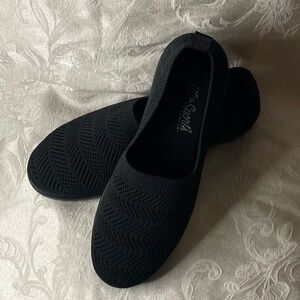 NWOT US Sports Memory Foam Black Mesh Slip Ons Sz 7